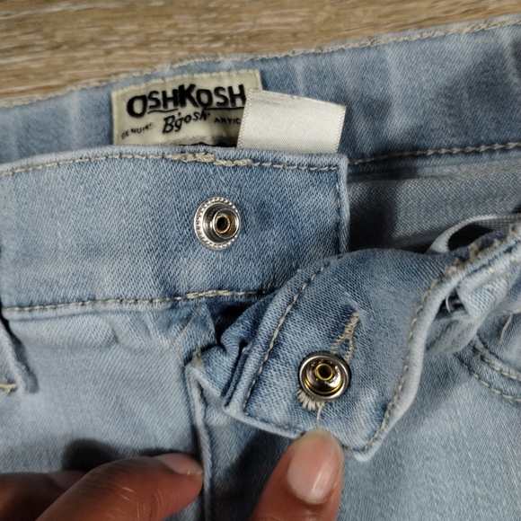 Oshkosh Relaxed Fit Jeans Girls 6/6X distressed fringe Ends At The Bottom - Picture 7 of 15